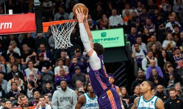 杜兰特在美国队比赛中关键助攻，突破纪录引发热议！(杜兰特美国队集锦)开云体育平台官方下载入口