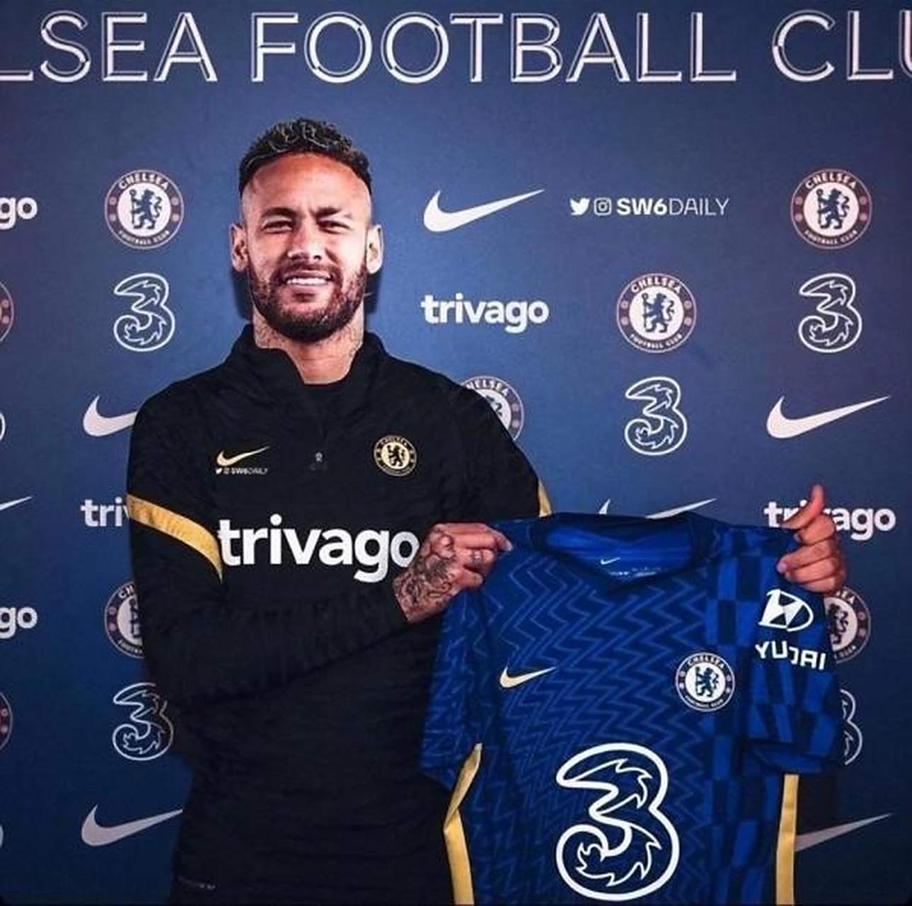 包含内马尔遭遇二十连败，巴黎圣日耳曼教练面临压力！的词条