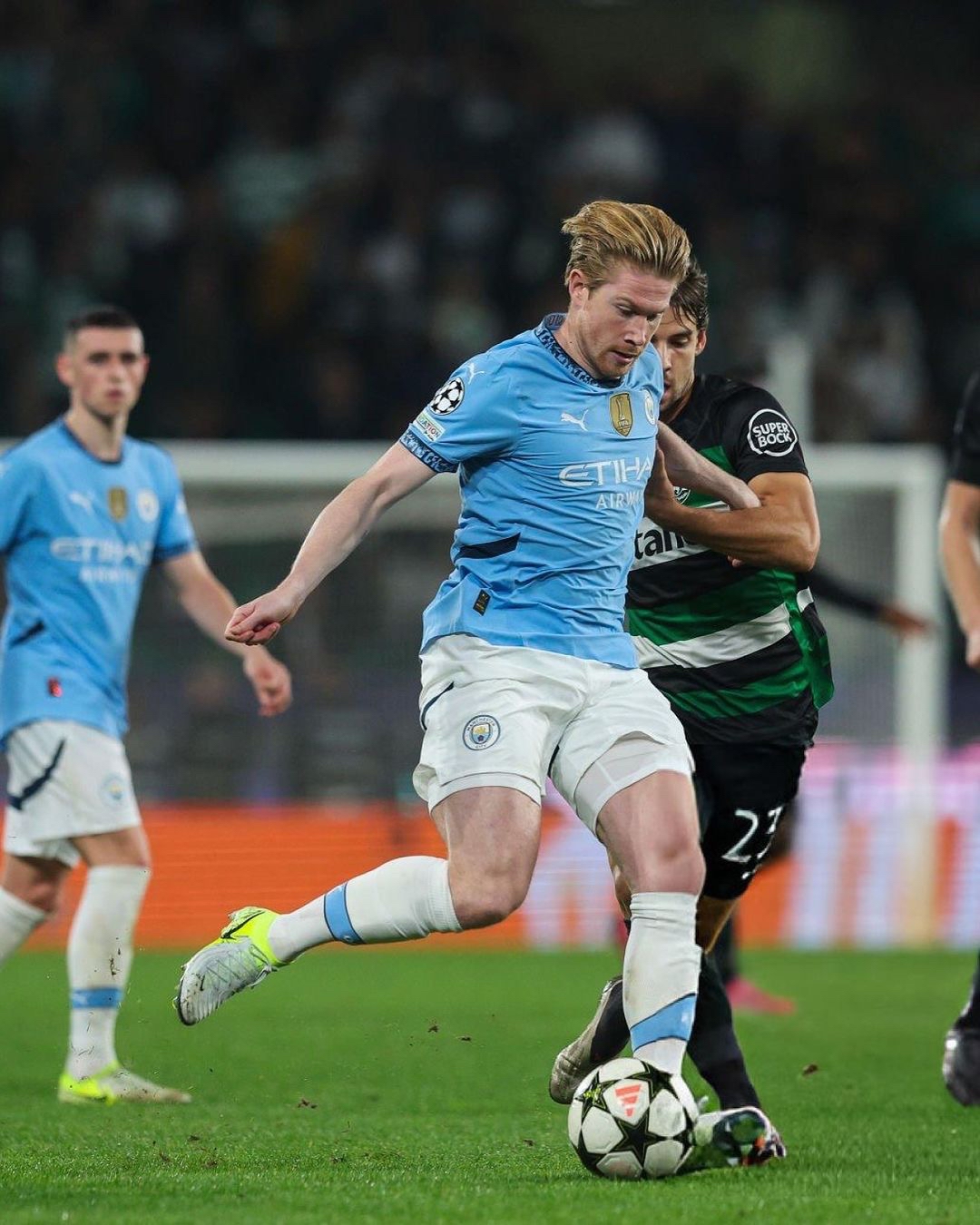  德布劳内回归赛场，比分优势明显首场状态亮眼，塞尔维亚队观众沸腾！